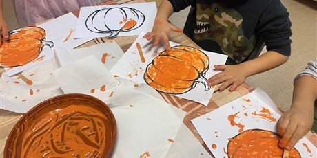 Powiększ grafikę: pomaranczowy-zdrowy-tydzien-w-wesolych-skrzatach-651854.jpg