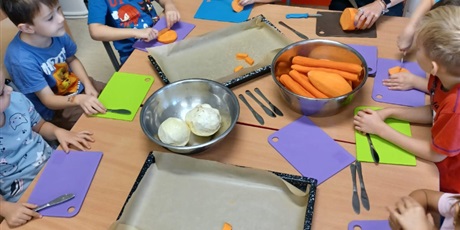 Powiększ grafikę: pomaranczowy-zdrowy-tydzien-w-wesolych-skrzatach-651859.jpg