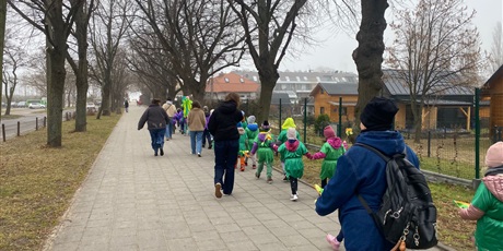 Powiększ grafikę: powitanie-wiosny-przez-wesole-skrzaty-682420.jpg