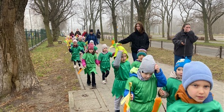 Powiększ grafikę: powitanie-wiosny-przez-wesole-skrzaty-682426.jpg