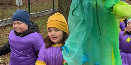 Powiększ grafikę: powitanie-wiosny-przez-wesole-skrzaty-682434.jpg