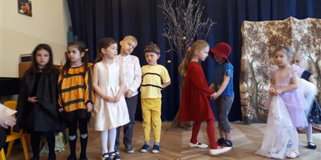 Powiększ grafikę: powitanie-wiosny-przez-wesole-skrzaty-682696.jpg