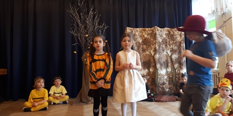 Powiększ grafikę: powitanie-wiosny-przez-wesole-skrzaty-682703.jpg