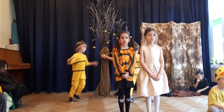 Powiększ grafikę: powitanie-wiosny-przez-wesole-skrzaty-682707.jpg