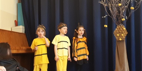 Powiększ grafikę: powitanie-wiosny-przez-wesole-skrzaty-682709.jpg