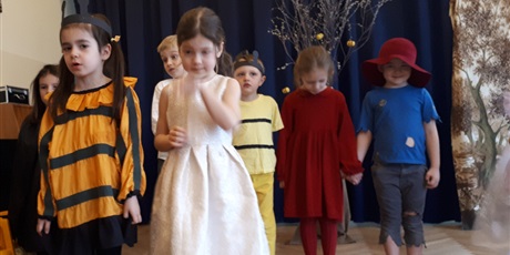 Powiększ grafikę: powitanie-wiosny-przez-wesole-skrzaty-682727.jpg