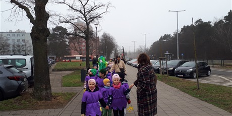 Powiększ grafikę: powitanie-wiosny-przez-wesole-skrzaty-682736.jpg