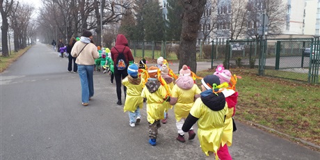 Powiększ grafikę: powitanie-wiosny-przez-wesole-skrzaty-682748.jpg