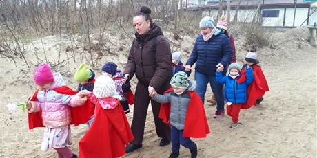 Powiększ grafikę: powitanie-wiosny-przez-wesole-skrzaty-682753.jpg