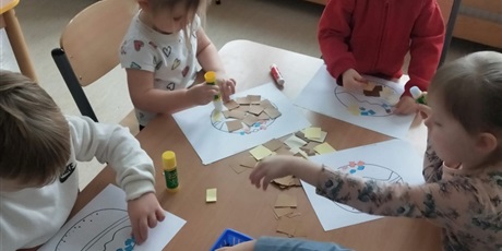 Powiększ grafikę: poznanie-tradycji-tlustego-czwartku-w-wesolych-skrzatach-674537.jpg