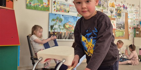 Powiększ grafikę: program-edukacyjny-pt-czyscimy-680136.jpg