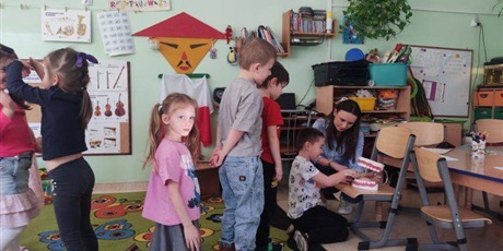 Powiększ grafikę: program-edukacyjny-pt-czyscimy-680138.jpg