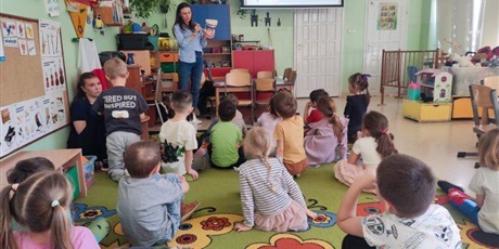 Powiększ grafikę: program-edukacyjny-pt-czyscimy-680143.jpg