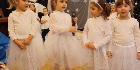 Powiększ grafikę: przedstawienia-swiateczne-w-wesolych-skrzatach-669245.jpg