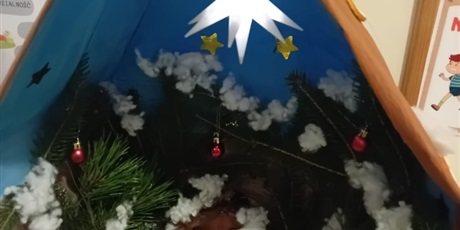 Powiększ grafikę: rozstrzygniecie-rodzinnego-konkursu-na-szopke-bozonarodzeniowa-w-przedszkolu-wesole-skrzaty-670034.jpg