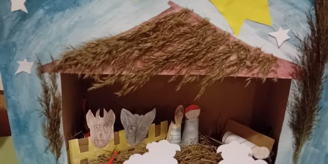 Powiększ grafikę: rozstrzygniecie-rodzinnego-konkursu-na-szopke-bozonarodzeniowa-w-przedszkolu-wesole-skrzaty-670039.jpg