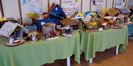 Powiększ grafikę: rozstrzygniecie-rodzinnego-konkursu-na-szopke-bozonarodzeniowa-w-przedszkolu-wesole-skrzaty-670042.jpg