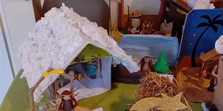 Powiększ grafikę: rozstrzygniecie-rodzinnego-konkursu-na-szopke-bozonarodzeniowa-w-przedszkolu-wesole-skrzaty-670046.jpg