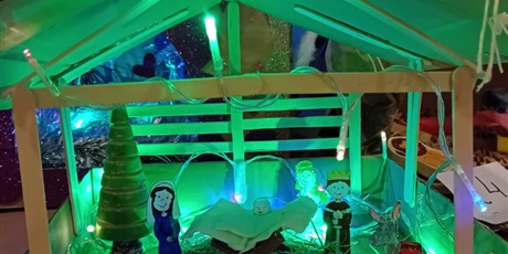 Powiększ grafikę: rozstrzygniecie-rodzinnego-konkursu-na-szopke-bozonarodzeniowa-w-przedszkolu-wesole-skrzaty-670049.jpg