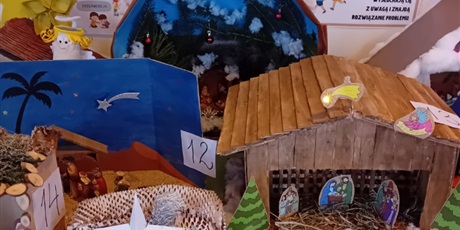Powiększ grafikę: rozstrzygniecie-rodzinnego-konkursu-na-szopke-bozonarodzeniowa-w-przedszkolu-wesole-skrzaty-670053.jpg