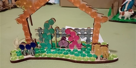 Powiększ grafikę: rozstrzygniecie-rodzinnego-konkursu-na-szopke-bozonarodzeniowa-w-przedszkolu-wesole-skrzaty-670055.jpg