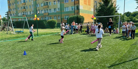 Powiększ grafikę: sportowe-spotkanie-z-uczniami-szkoly-podstawowej-nr-20-698753.jpg