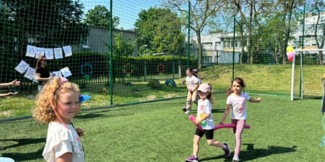 Powiększ grafikę: sportowe-spotkanie-z-uczniami-szkoly-podstawowej-nr-20-698755.jpg