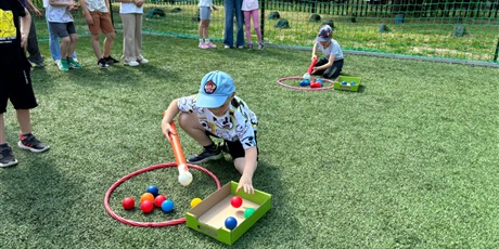 Powiększ grafikę: sportowe-spotkanie-z-uczniami-szkoly-podstawowej-nr-20-698756.jpg
