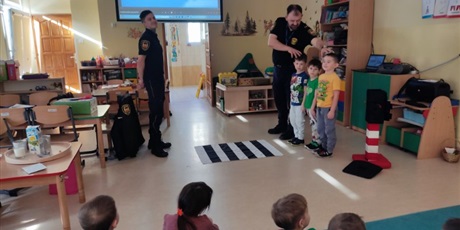 Powiększ grafikę: spotkanie-ze-straza-miejska-680174.jpg