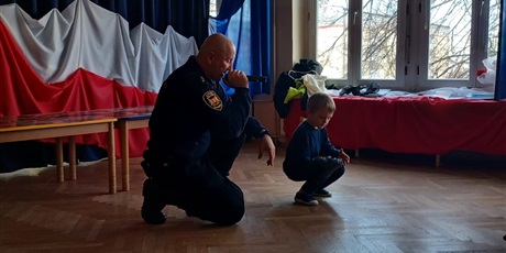 Powiększ grafikę: spotkanie-ze-straza-miejska-dzikie-zwierzeta-w-miescie-654806.jpg