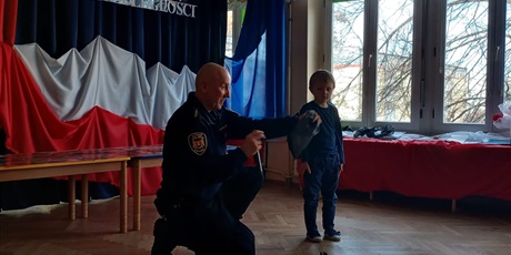 Powiększ grafikę: spotkanie-ze-straza-miejska-dzikie-zwierzeta-w-miescie-654809.jpg