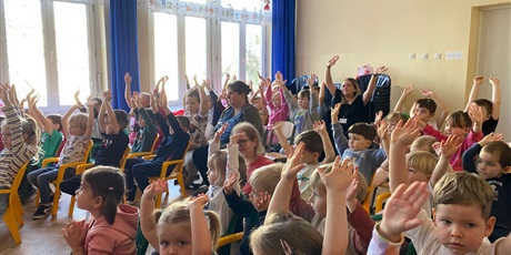 Powiększ grafikę: spotkanie-ze-straza-miejska-dzikie-zwierzeta-w-miescie-655235.jpg