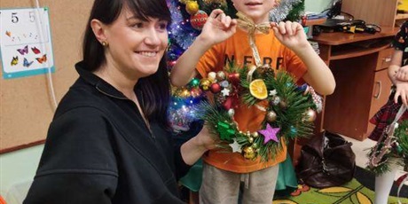 Powiększ grafikę: swiateczne-warsztaty-rodzinne-w-przedszkolu-wesole-skrzaty-665693.jpg