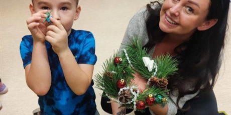 Powiększ grafikę: swiateczne-warsztaty-rodzinne-w-przedszkolu-wesole-skrzaty-665697.jpg