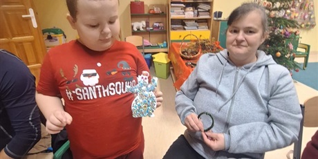 Powiększ grafikę: swiateczne-warsztaty-z-rodzicami-w-przedszkolu-wesole-skrzaty-663341.jpg