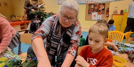 Powiększ grafikę: swiateczne-warsztaty-z-rodzicami-w-przedszkolu-wesole-skrzaty-663343.jpg