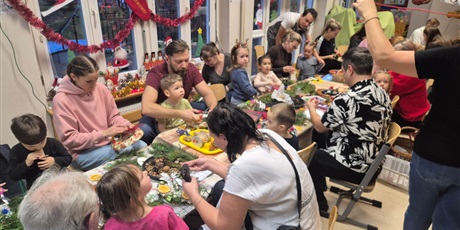 Powiększ grafikę: swiateczne-warsztaty-z-rodzicami-w-przedszkolu-wesole-skrzaty-663360.jpg