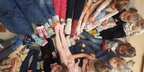 Światowy Dzień Osób z Zespołem Downa – Dzień Kolorowej Skarpetki.