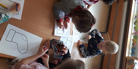 Powiększ grafikę: swiatowy-dzien-osob-z-zespolem-downa-dzien-kolorowej-skarpetki-683345.jpg