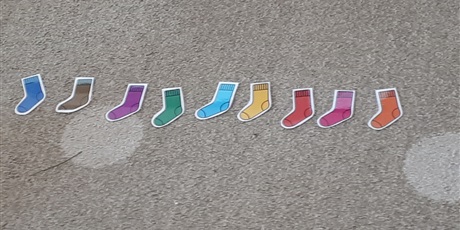 Powiększ grafikę: swiatowy-dzien-osob-z-zespolem-downa-dzien-kolorowej-skarpetki-683353.jpg