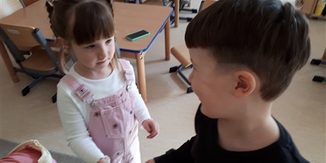 Powiększ grafikę: swiatowy-dzien-osob-z-zespolem-downa-dzien-kolorowej-skarpetki-683358.jpg