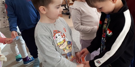 Powiększ grafikę: swiatowy-dzien-osob-z-zespolem-downa-dzien-kolorowej-skarpetki-683359.jpg