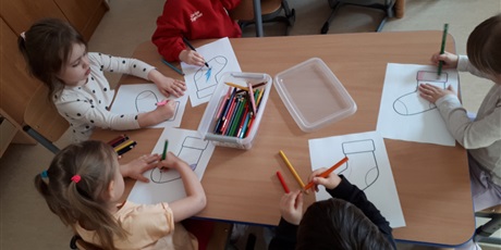 Powiększ grafikę: swiatowy-dzien-osob-z-zespolem-downa-dzien-kolorowej-skarpetki-683365.jpg