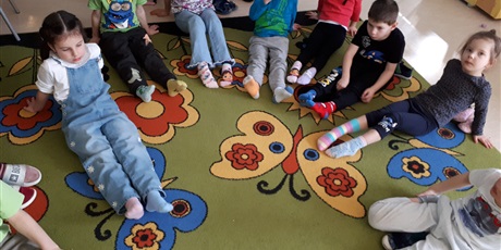 Powiększ grafikę: swiatowy-dzien-osob-z-zespolem-downa-dzien-kolorowej-skarpetki-683366.jpg