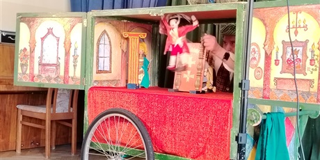 Powiększ grafikę: teatr-qfer-kot-w-butach-680196.jpg