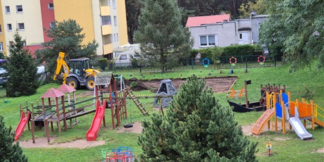 Powiększ grafikę: uroczyste-otwarcie-boiska-do-pilki-noznej-w-naszym-przedszkolu-651805.jpg