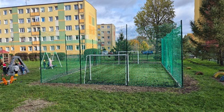 Powiększ grafikę: uroczyste-otwarcie-boiska-do-pilki-noznej-w-naszym-przedszkolu-651806.jpg