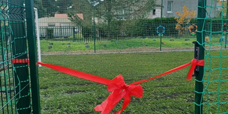 Powiększ grafikę: uroczyste-otwarcie-boiska-do-pilki-noznej-w-naszym-przedszkolu-651810.jpg