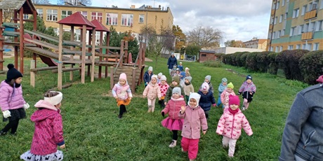 Powiększ grafikę: uroczyste-otwarcie-boiska-do-pilki-noznej-w-naszym-przedszkolu-651811.jpg