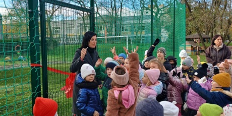 Powiększ grafikę: uroczyste-otwarcie-boiska-do-pilki-noznej-w-naszym-przedszkolu-651813.jpg